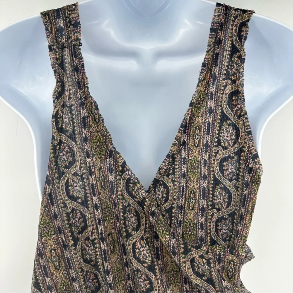 Free People We The Free Bohemian Tank Size XS runs bigger
